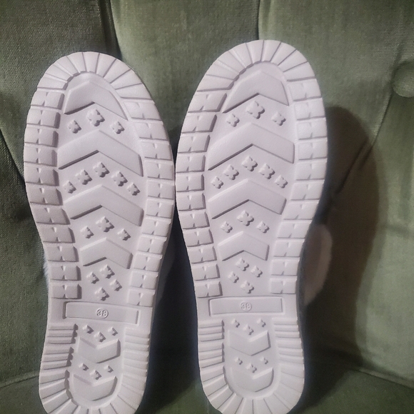 Ladies Skull House Shoes - Picture 4 of 4